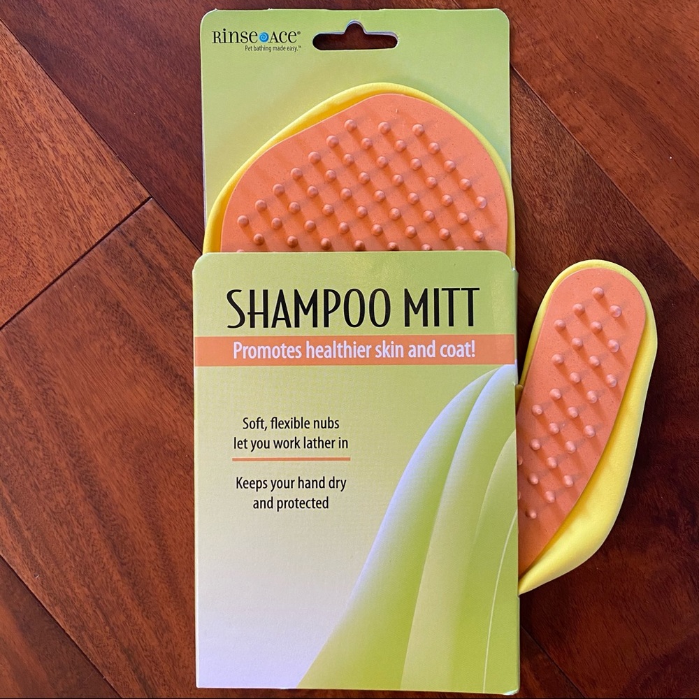 NWT Shampoo Mitt Rinse Ace Pet Shampoo Mitt